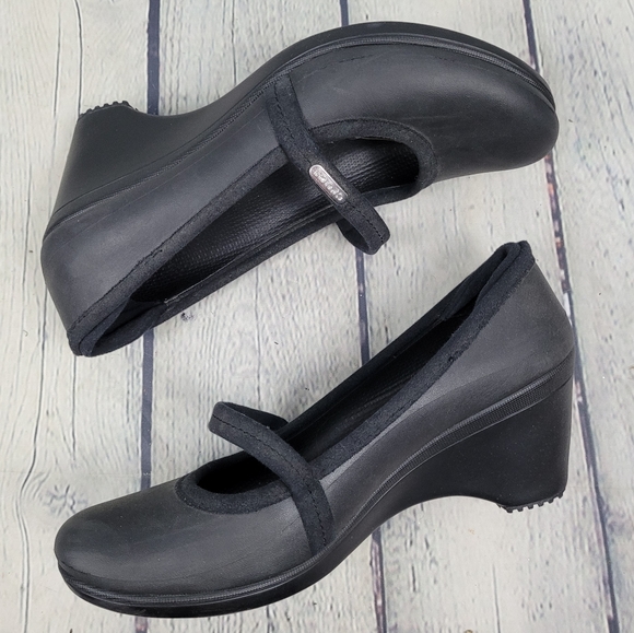 CROCS | wedge heel closed toe maryjane shoes - Picture 3 of 9